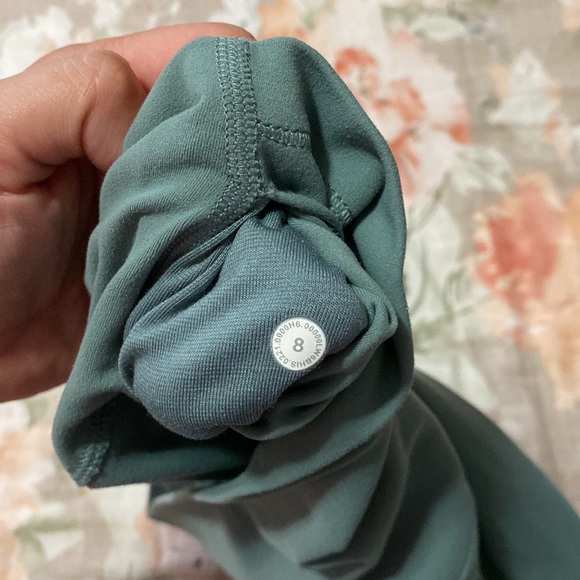 Lululemon legging - Picture 2 of 4